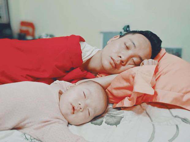 Cha con Justatee khiến mọi người thốt lên: “Đúng là cha nào con nấy”.