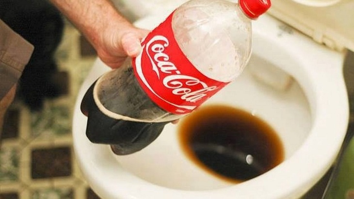 Khám phá 28 công dụng không ngờ của Coca-Cola