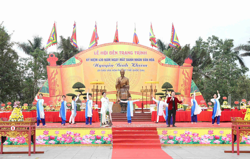 Lễ hội đền Trạng Trình kỷ niệm 439 năm ngày mất Danh nhân văn hóa Nguyễn Bỉnh Khiêm.