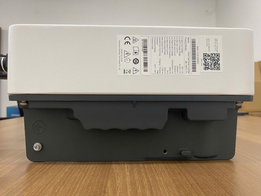 Phụ kiện kèm theo của Inverter hòa lưới 8kW SE 8KTL-T1