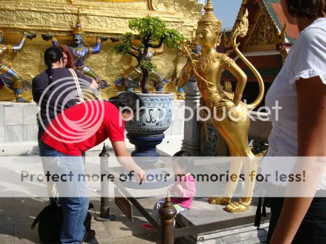 Bangkok Palace Hotel | Từ hai bàn tay mẹ