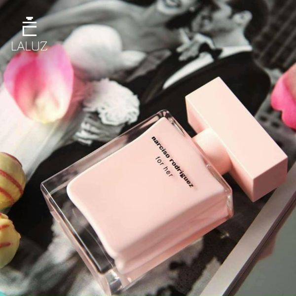 Nước hoa Narciso hồng For Her EDP gây chú ý với 3 nốt hương đơn giản