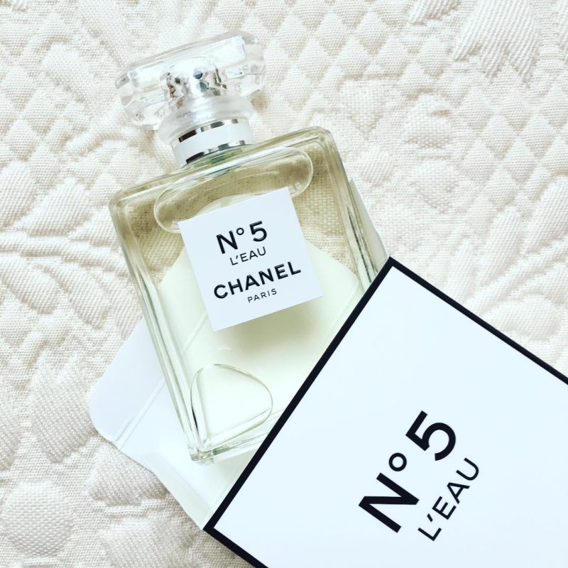 Tag Archives: Chanel No 5 L’Eau review.