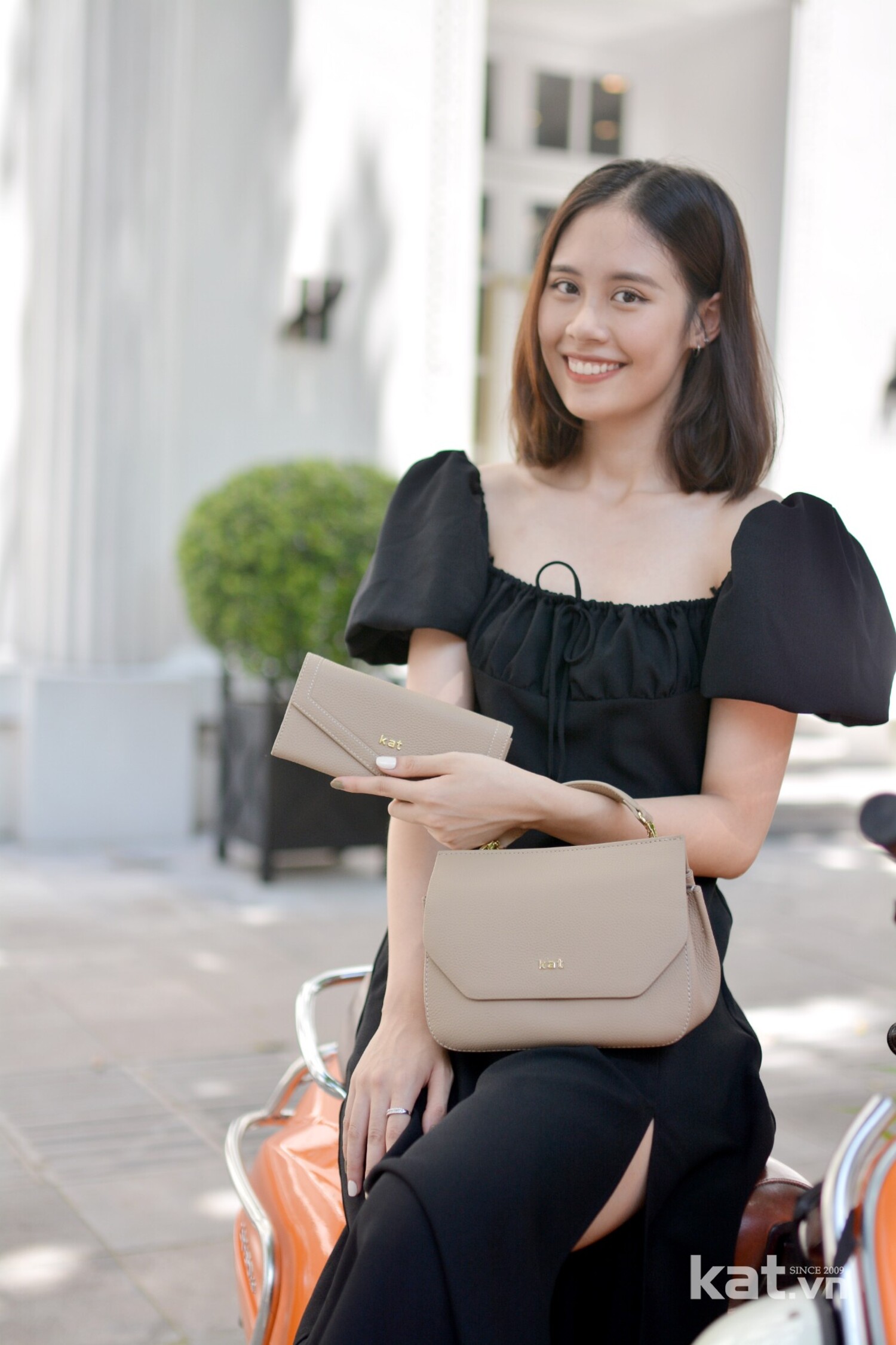 chọn túi xách đi dự tiệc cưới