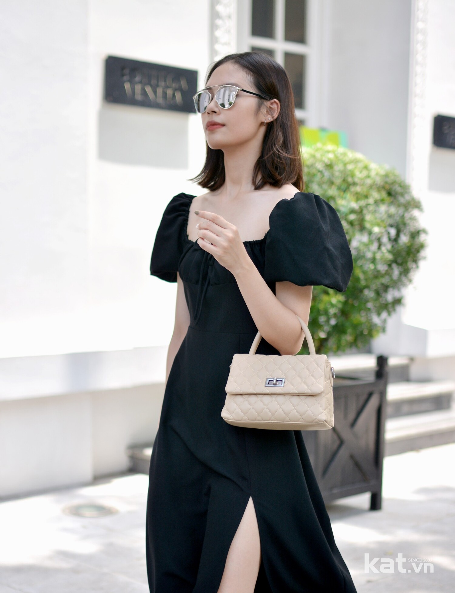 chọn túi xách đi dự tiệc cưới
