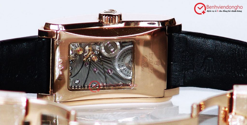 Mặt đáy Rolex Cellini lộ cơ