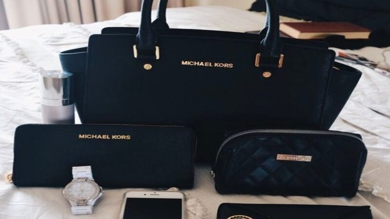 Hướng dẫn thay pin đồng hồ Michael Kors dễ dàng thao tác tại nhà