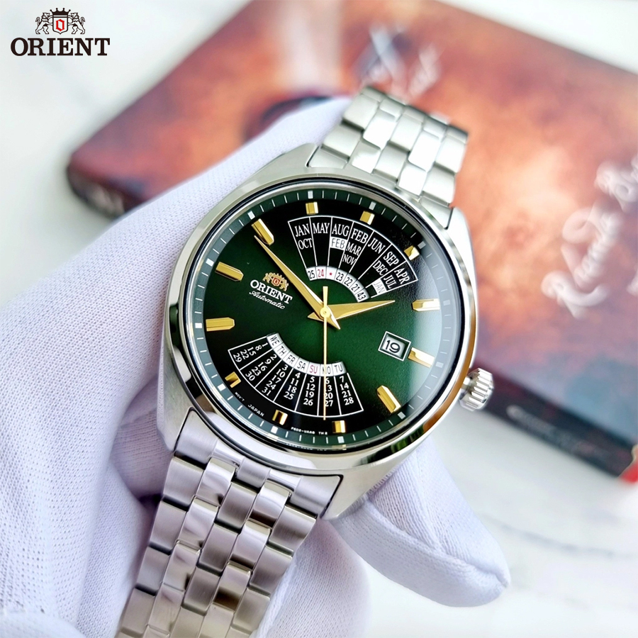 RA-AA0004E19B là chiếc Orient mặt xanh lá cây thu hút mọi ánh nhìn