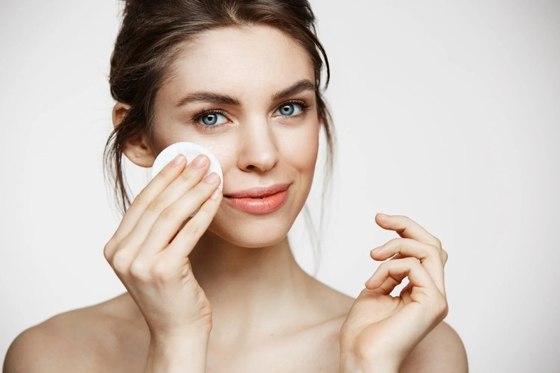 Sử dụng nước hoa hồng có cần rửa lại không 3