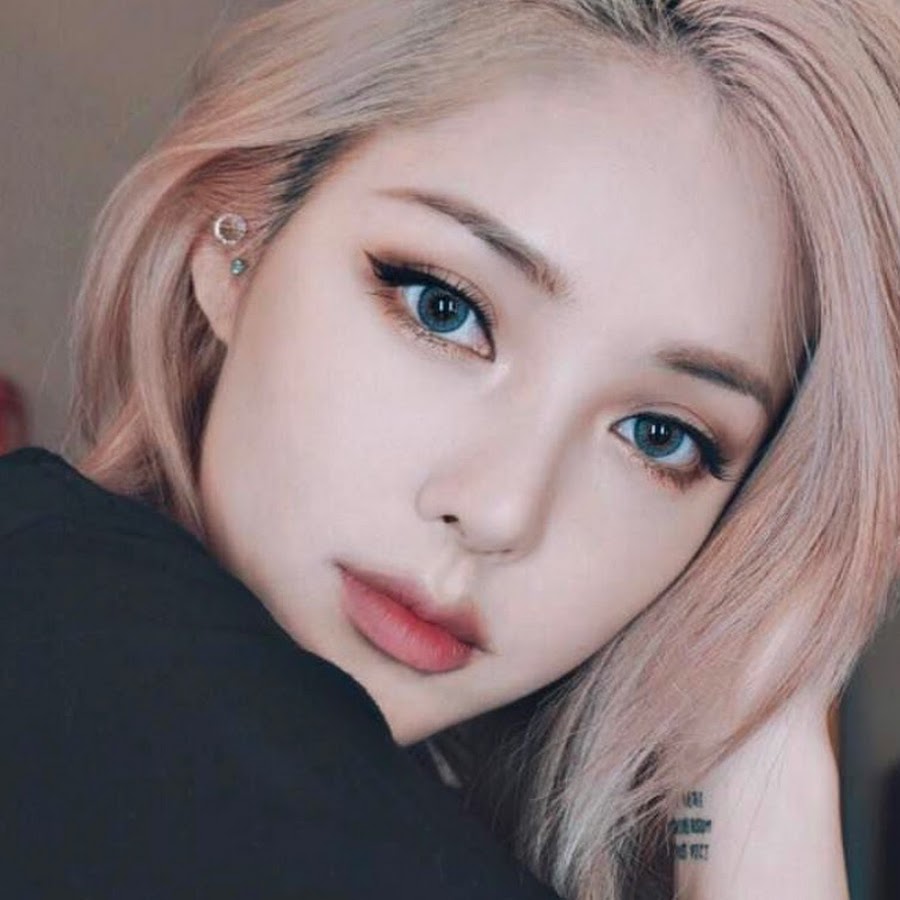 Gái xinh tiktok tẩy trang làm bao người ngã ngửa: độn mũi gọt cằm chỉ bằng son phấn - 10