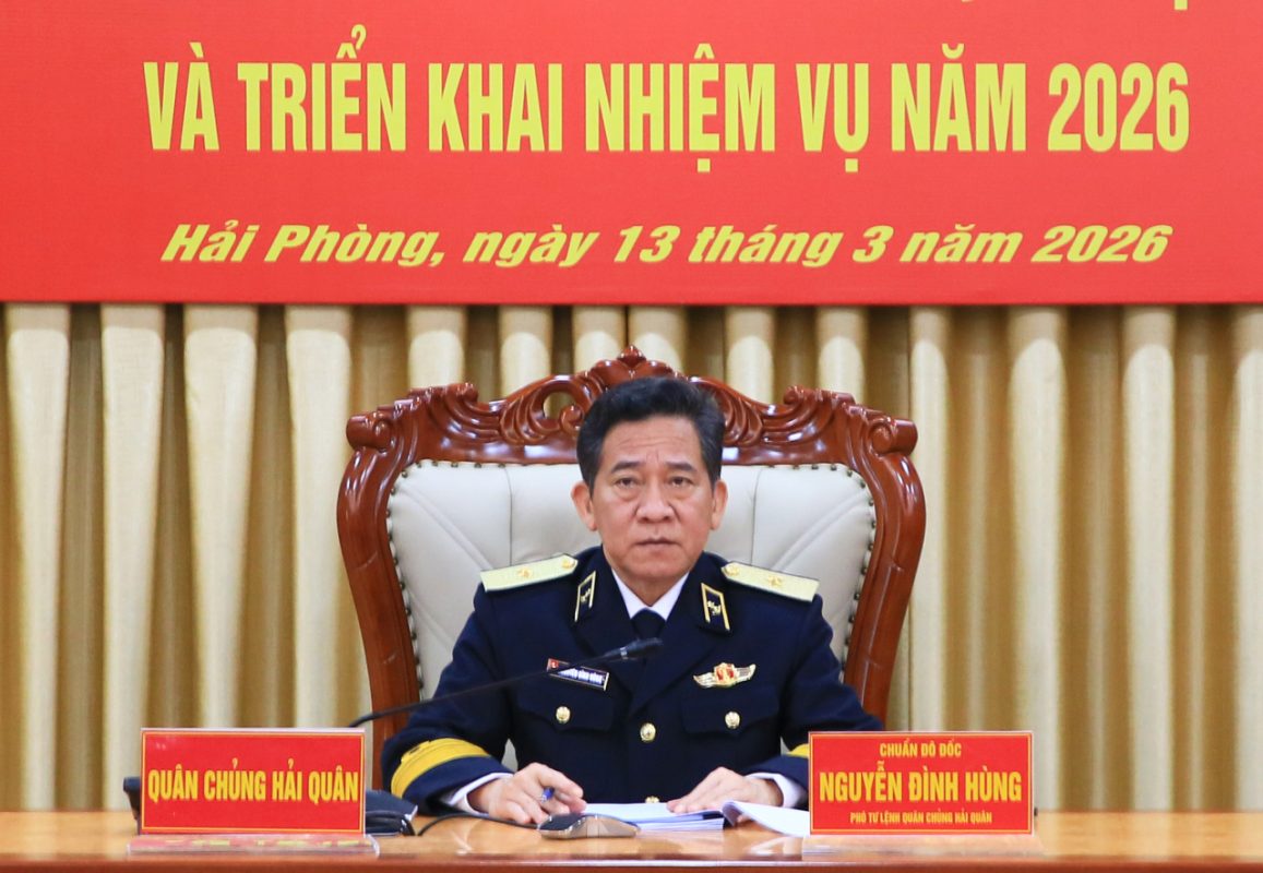Quân chủng Hải quân: 1 tập thể, 1 cá nhân được tặng Giấy khen trong công tác pháp chế năm 2025