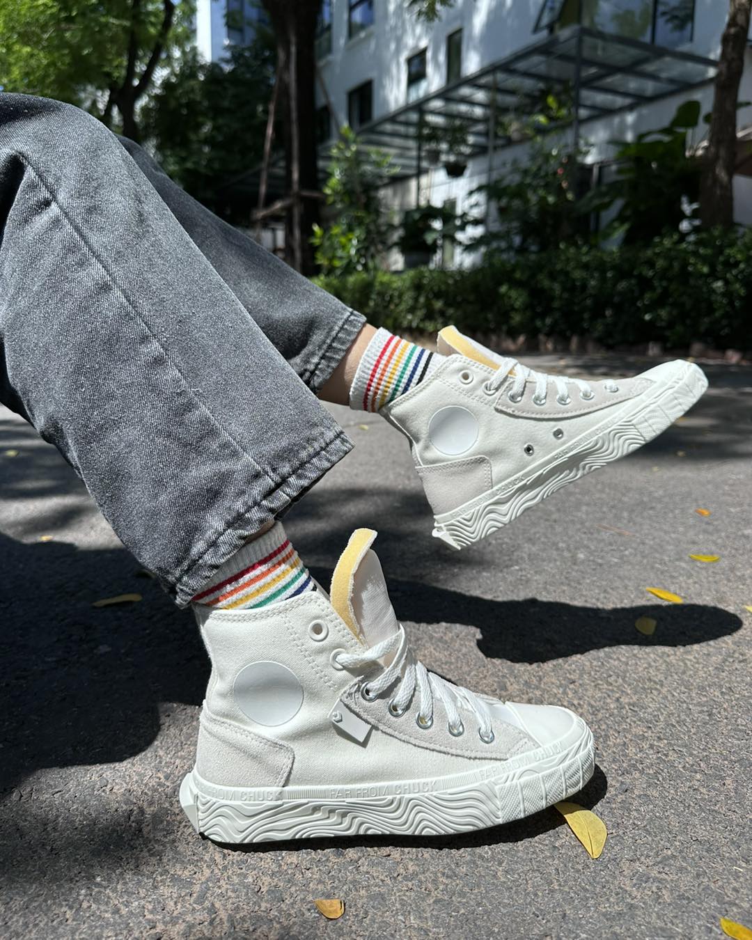 Converse trắng basic.