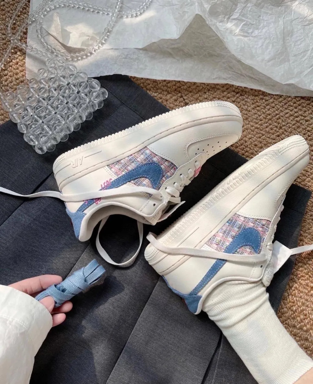 Mẫu giày đôi với phong cách trẻ trung năng động, chần chừ gì nữa mà không mang ngay về tủ đồ của mình nào.