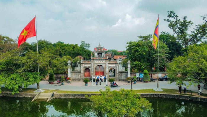 Về Cổ Loa, thăm