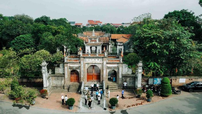 Về Cổ Loa, thăm