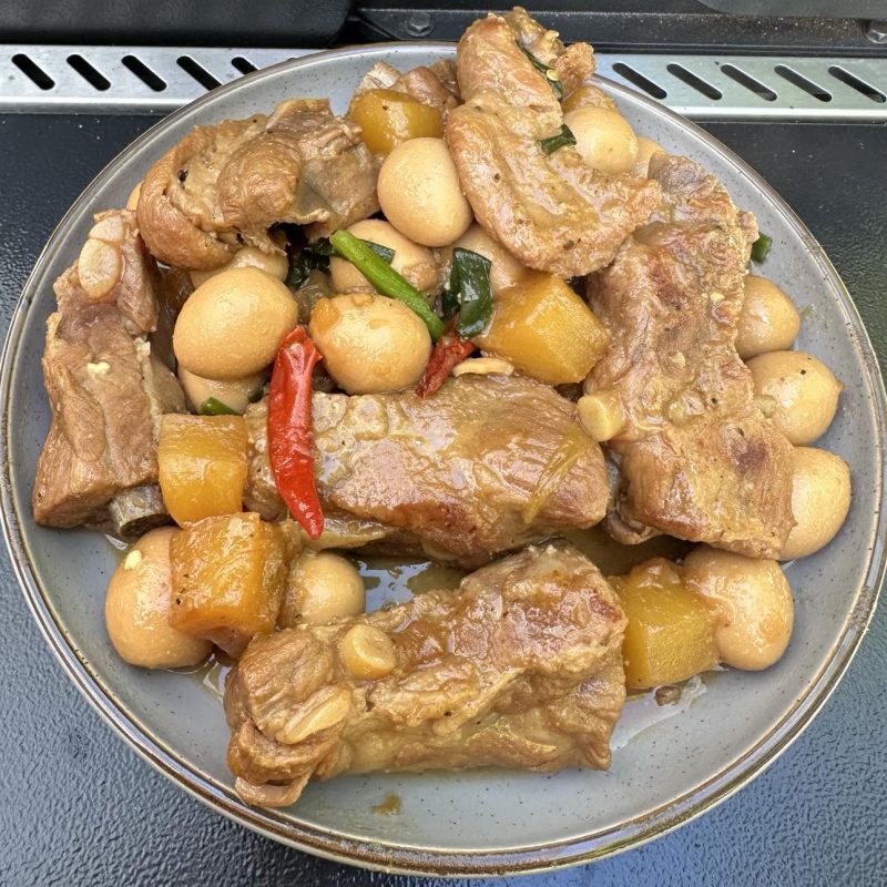 Braised Pork Ribs and Pineapple (Sườn Heo Kho&nbsp;Khóm)