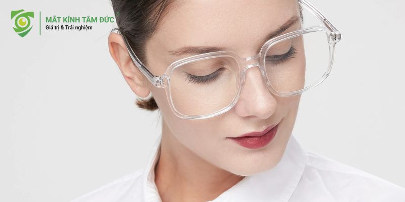 Mắt kính trong suốt oversize