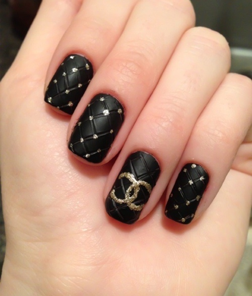 Nail trắng đen cho tín đồ của Chanel - 7