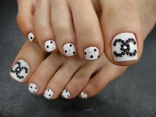 Nail trắng đen cho tín đồ của Chanel - 8