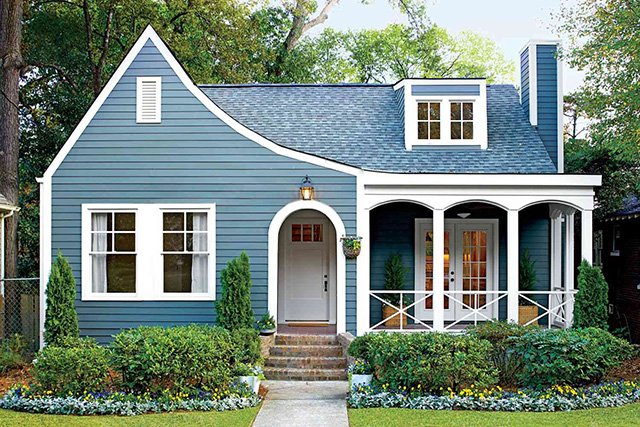 Mẫu 21: Mặt tiền nhà cấp 4 sơn màu xanh Riviera Sky mang đến cảm giác thoải mái cho gia chủ