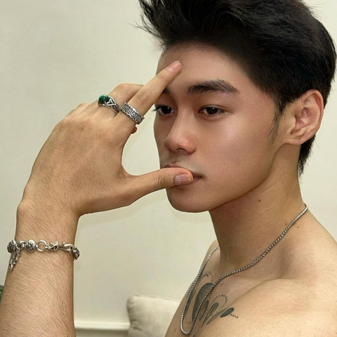 Mệnh mộc đeo nhẫn ngón nào?