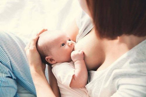 Trẻ quấy khóc khi đặt nằm xuống: Phải làm thế nào?