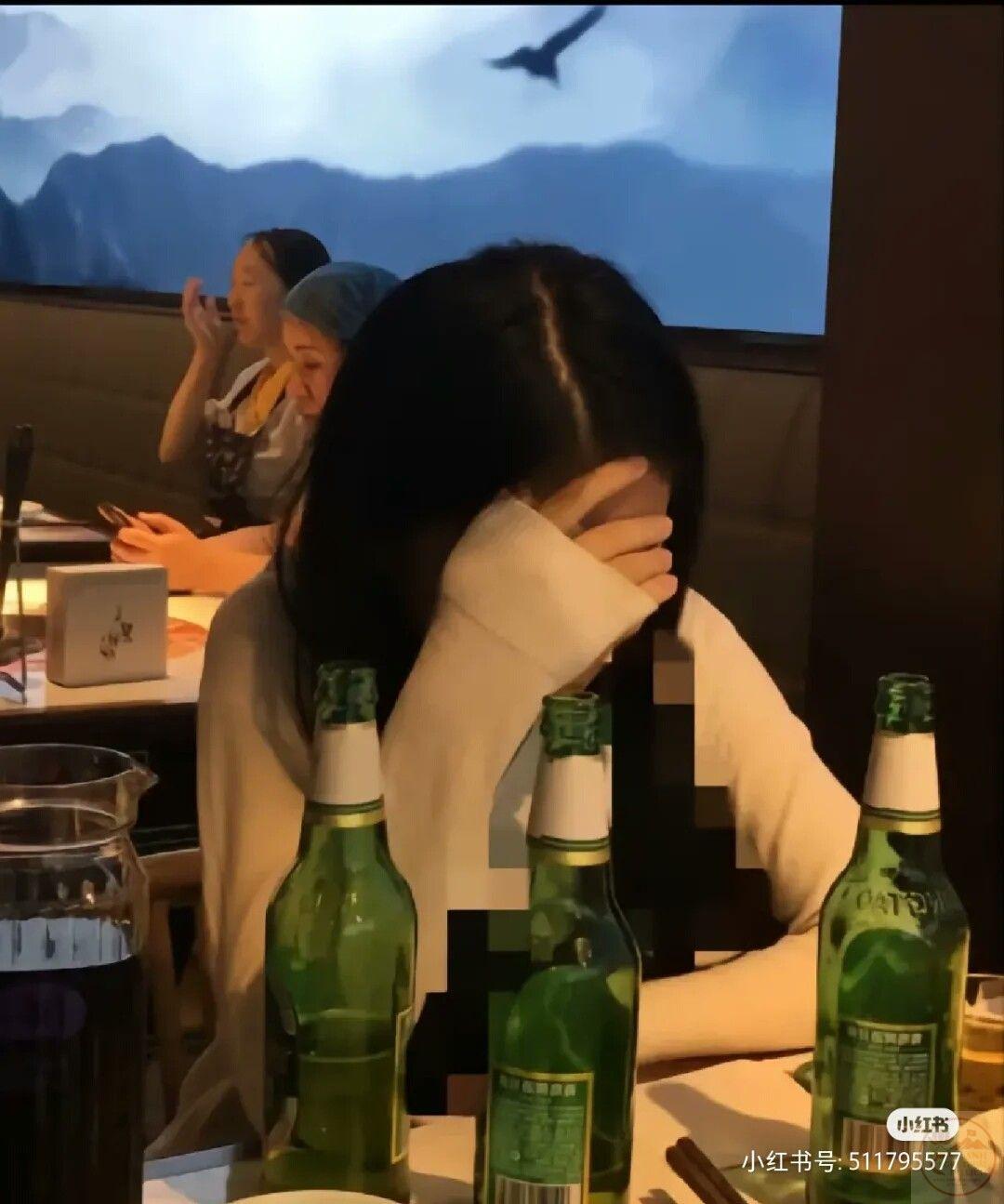 Chill ảnh bia nhậu buồn