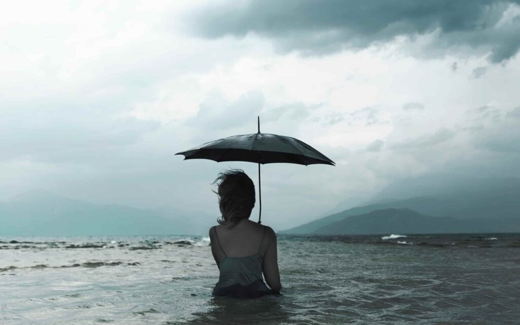 hình vẽ cô gái buồn đẹp