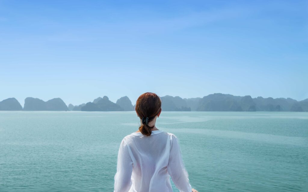 hình nền cô gái khóc