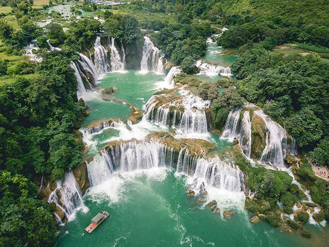 Giải thích ý nghĩa câu thành ngữ ‘Nước chảy chỗ trũng’ nói đến điều gì?