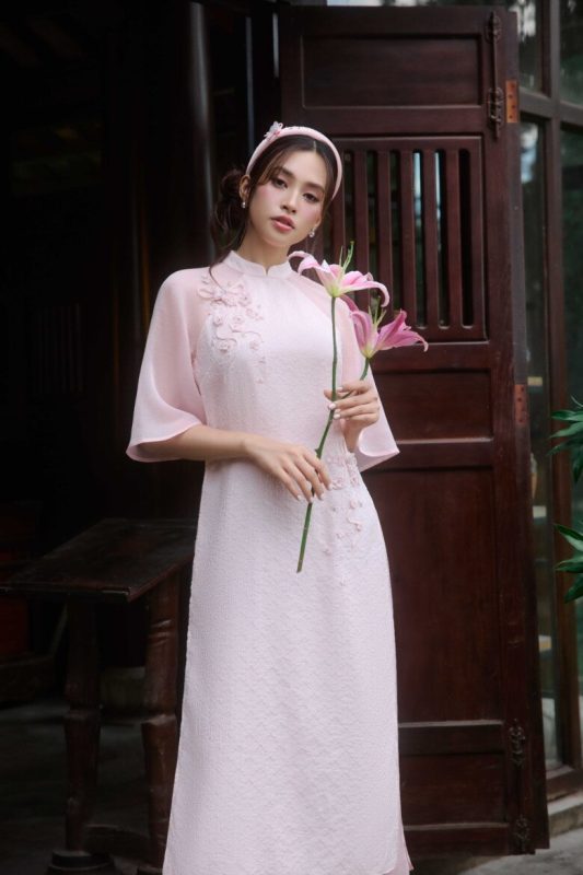 Sắm phụ kiện nào để mặc cùng áo dài để có những bức ảnh sống ảo cực đẹp?