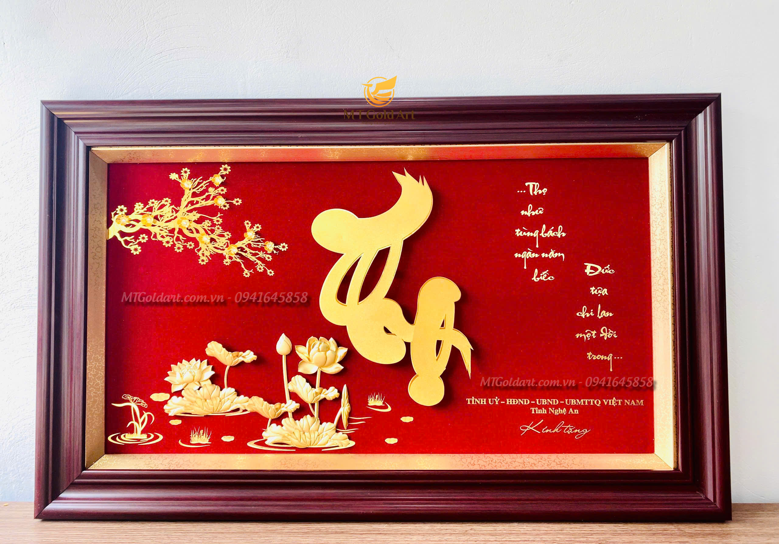 quà mừng thọ- tỉnh ủy nghệ an kính tặng- tranh chữ thọ dát vàng