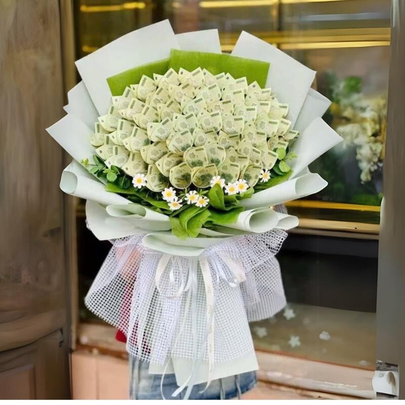 Alt: Quà tặng 14/2 cho người yêu nữ yêu động vật