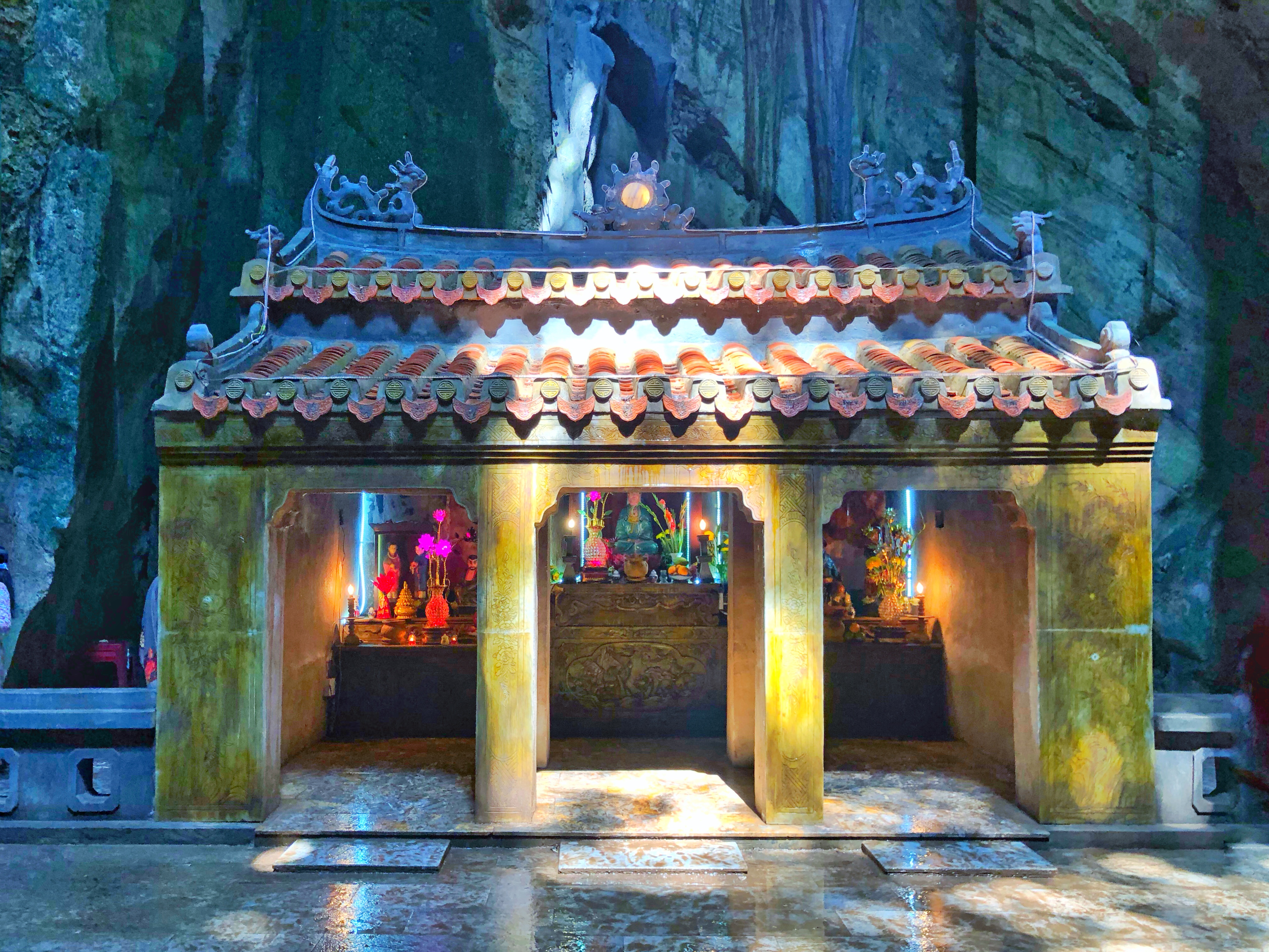 Âu Cơ the Fairy Princess The Dragon Lord Lac long Quân and water culture