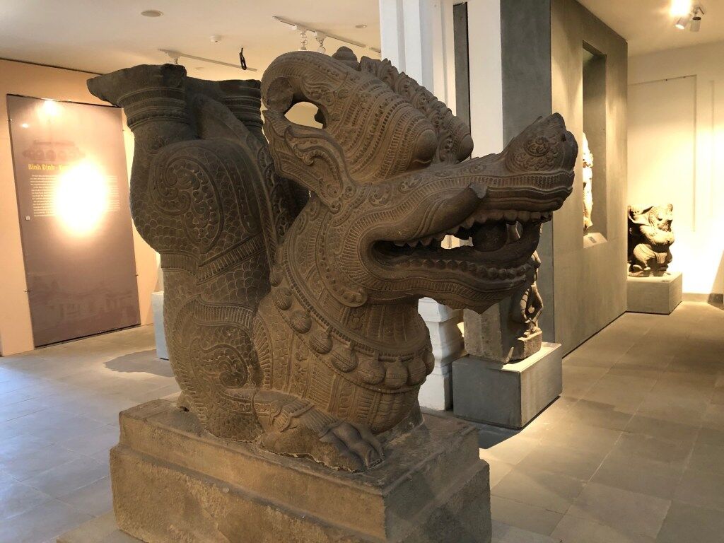 Âu Cơ the Fairy Princess The Dragon Lord Lac long Quân and water culture