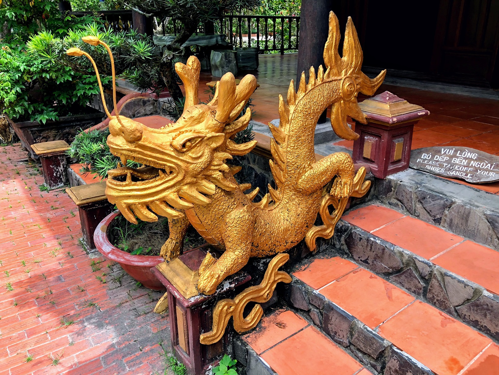 Âu Cơ the Fairy Princess The Dragon Lord Lac long Quân and water culture