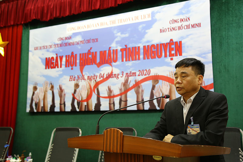 “Mỗi người tốt, mỗi việc tốt là một bông hoa đẹp, cả dân tộc ta là một rừng hoa đẹp”.