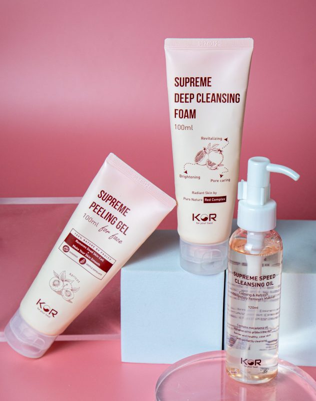 Sữa rửa mặt làm sáng da Lựu Đỏ Jeju KOR Supreme Deep Cleansing Foam 100ml