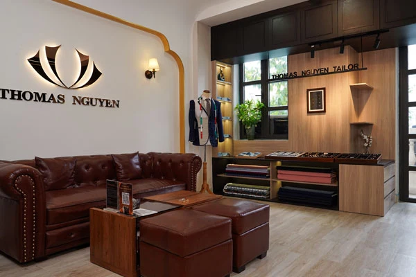 khong-gian-cua-hang-thomas-nguyen-tailor-1