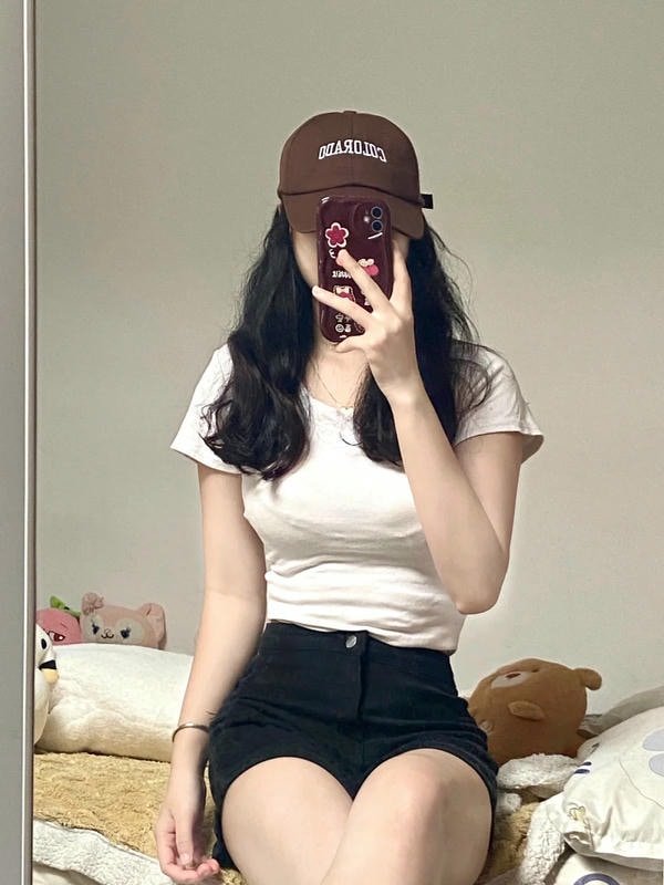 Dáng chụp ảnh đẹp cho nữ tự nhiên