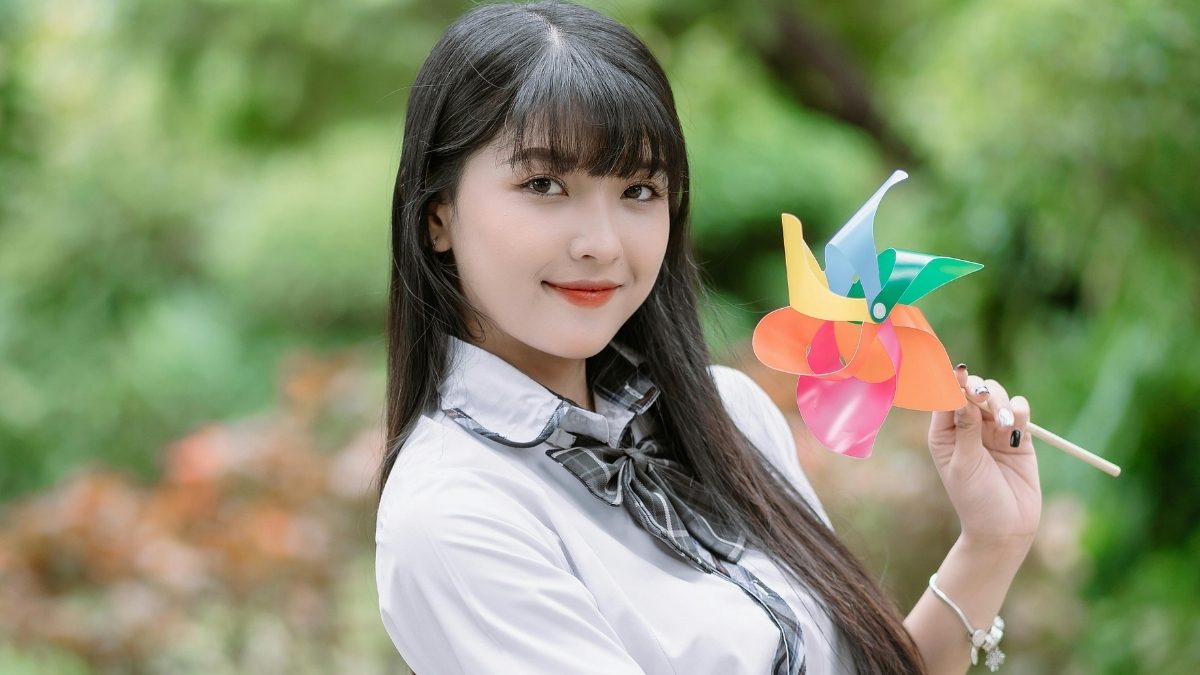 Hình Ảnh cô gái xinh đẹp thuần khiết ngây thơ