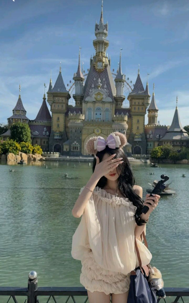 Ảnh gái xinh che mặt