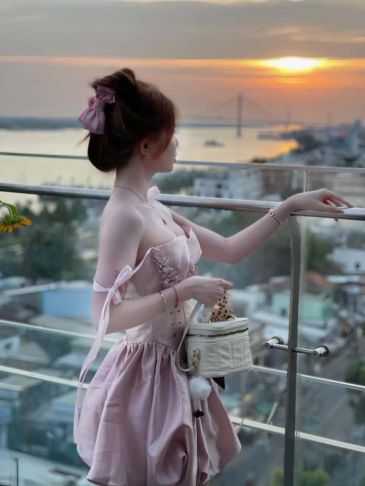 Ảnh gái xinh che mặt