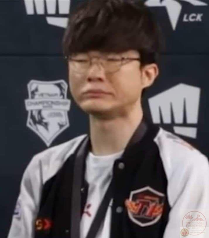 meme Faker khinh bỉ