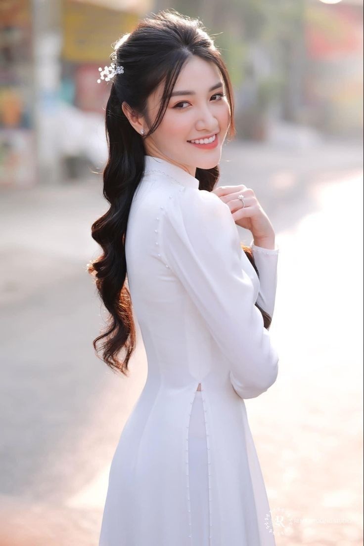 Tóc uốn xoăn vintage hoài cổ