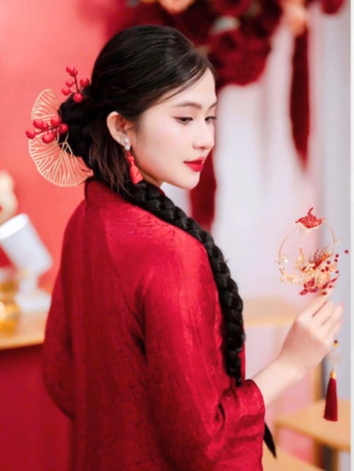 Chọn kiểu tóc phù hợp với cô dâu mặc áo dài