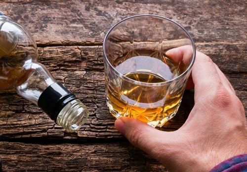 Rượu có thể làm tăng gấp đôi tỷ lệ chất béo trung tính trong máu