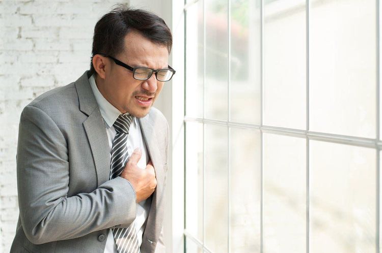 Khi phổi có vấn đề các dây thần kinh dẫn truyền cảm giác đau đến hạ sườn phải.