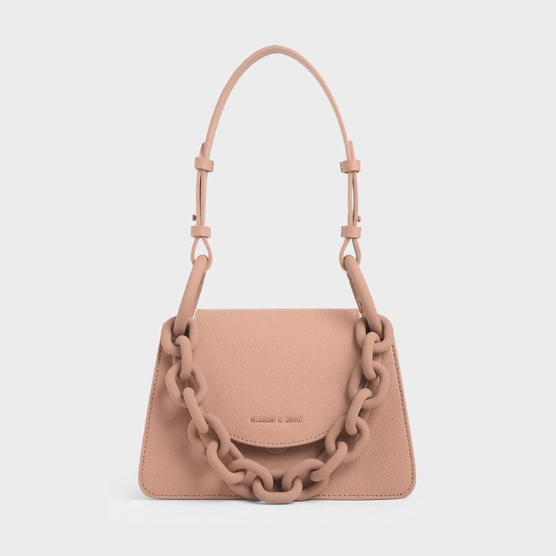 Những chiếc túi xách thương hiệu Charles & Keith màu hồng phấn được yêu thích nhất