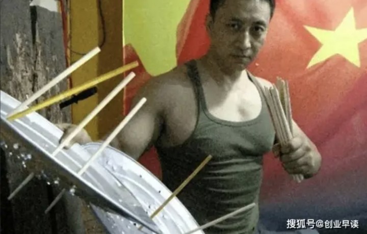 Cao thủ Trung Quốc làm vệ sĩ của tỷ phú, dùng đũa xuyên thủng tấm thép